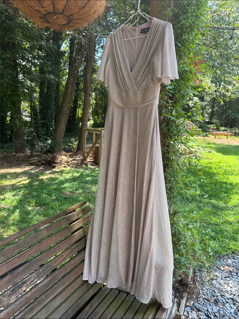 Betsy & Adam Polly Metallic Flutter Sleeve Gown Dress Silver Champagne 6 EUC